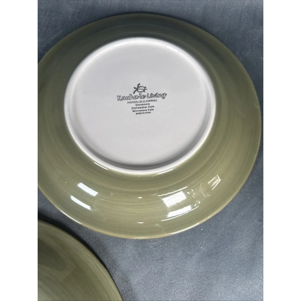 Kauhale Living Stoneware Handpainted‎ Anthurium Flower Plate 10 6/8